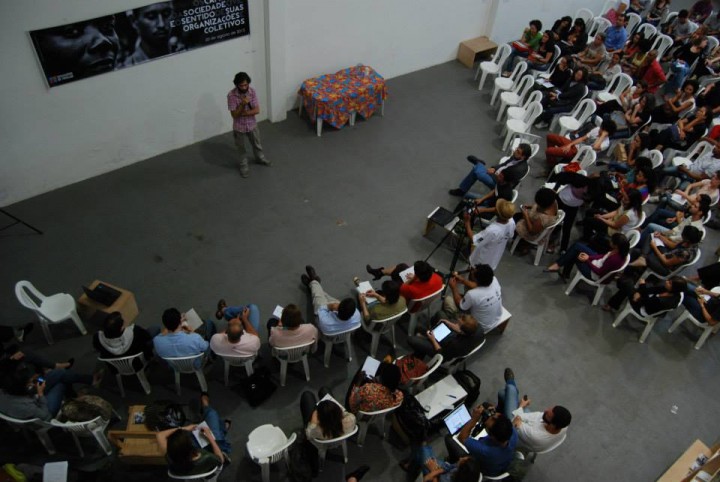 Seminário "Os Caminhos da Sociedade Civil e o Sentido de suas Organizações e Coletivos", no Galpão Bela Maré (Foto: Davi Marcos)
